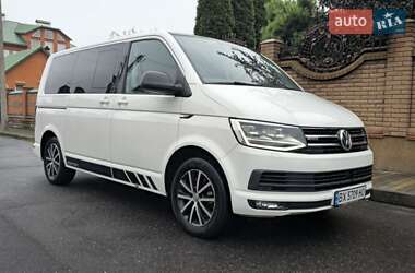 Мінівен Volkswagen Multivan 2017 в 