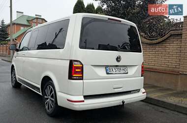 Мінівен Volkswagen Multivan 2017 в 