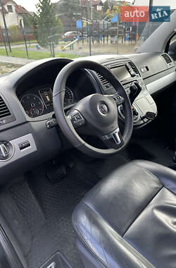 Минивэн Volkswagen Multivan 2012 в 