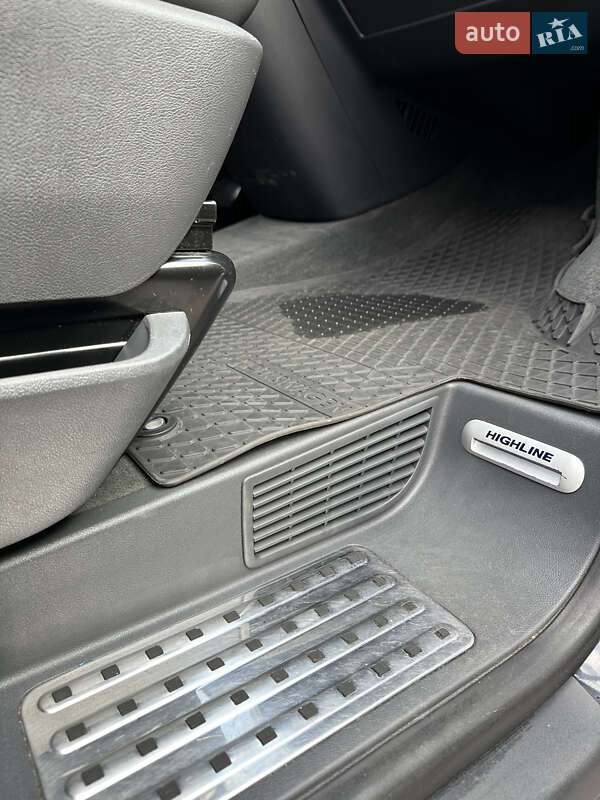 Минивэн Volkswagen Multivan 2012 в Ивано-Франковске фото 20 Минивэн Volkswagen Multivan 2012 в Ивано-Франковске