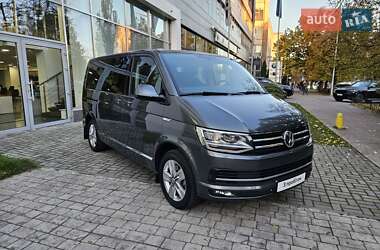 Мінівен Volkswagen Multivan 2015 в 