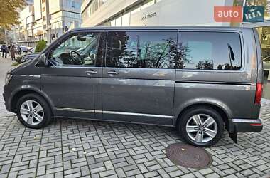 Мінівен Volkswagen Multivan 2015 в 