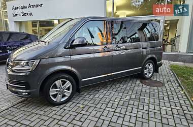 Мінівен Volkswagen Multivan 2015 в 