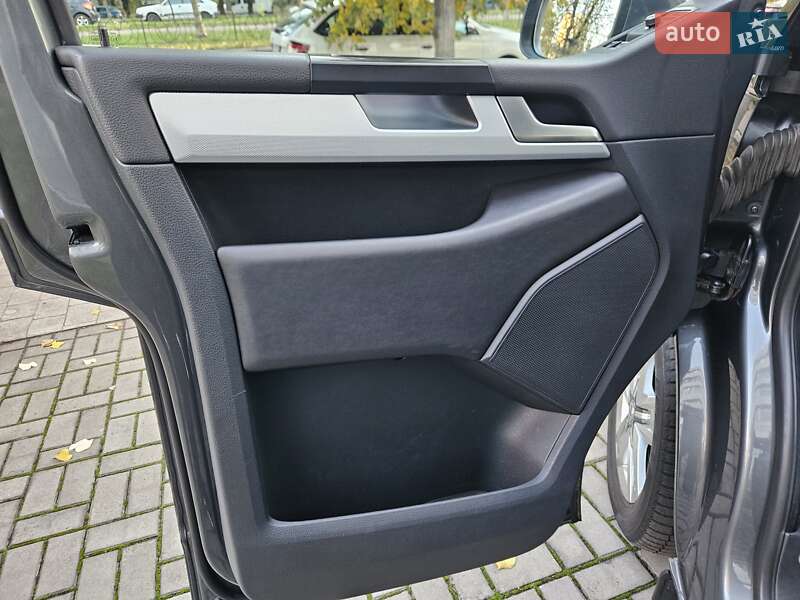 Минивэн Volkswagen Multivan 2015 в Киеве