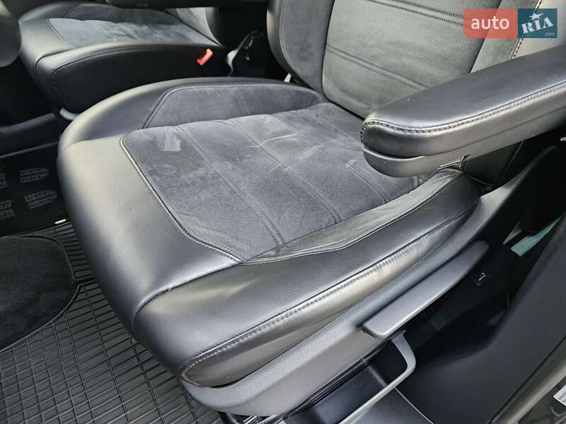 Минивэн Volkswagen Multivan 2015 в Киеве