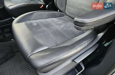 Мінівен Volkswagen Multivan 2015 в 
