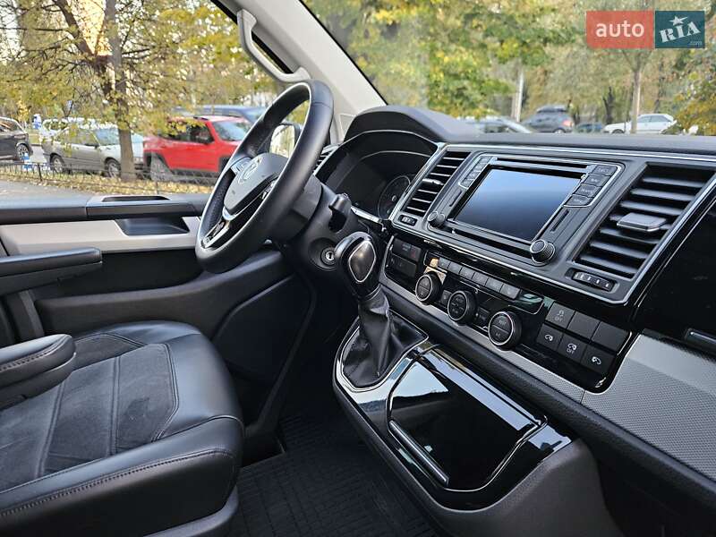 Минивэн Volkswagen Multivan 2015 в Киеве