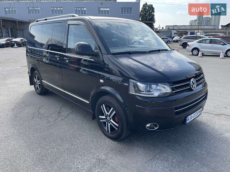 Минивэн Volkswagen Multivan 2012 в Киеве