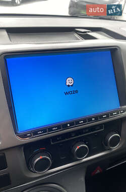 Мінівен Volkswagen Multivan 2012 в  фото 20 Мінівен Volkswagen Multivan 2012 в