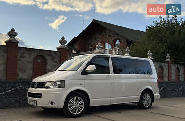 Мінівен Volkswagen Multivan 2015 в 