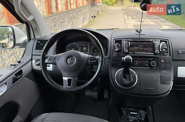 Мінівен Volkswagen Multivan 2015 в 