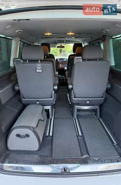 Мінівен Volkswagen Multivan 2015 в 