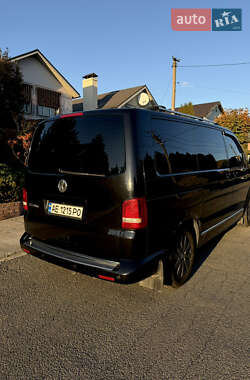 Мінівен Volkswagen Multivan 2012 в 