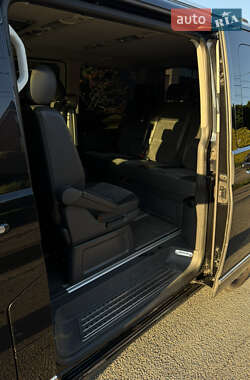 Мінівен Volkswagen Multivan 2012 в 