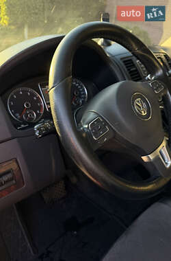 Мінівен Volkswagen Multivan 2012 в 