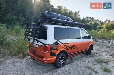 Мінівен Volkswagen Multivan 2016 в 