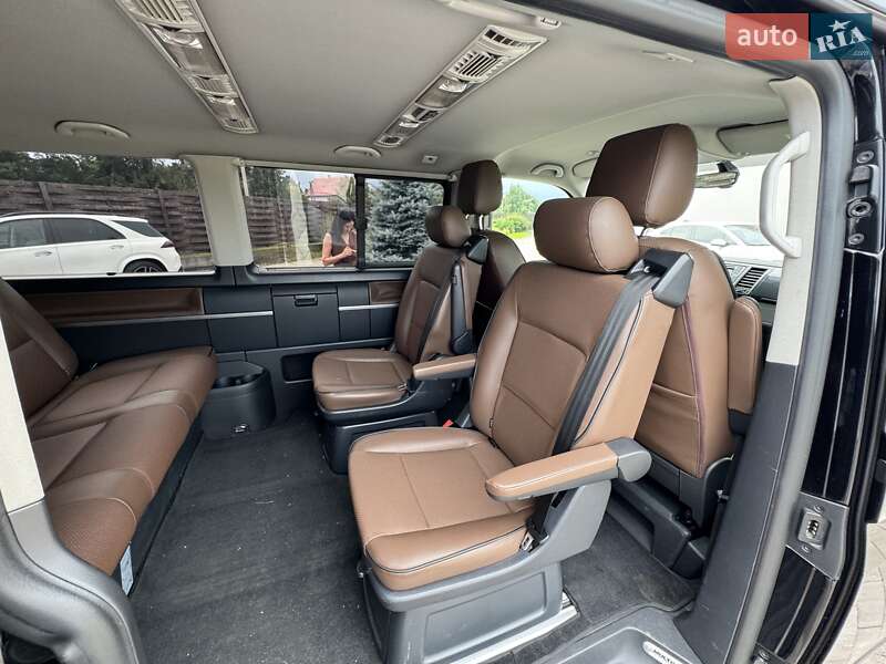 Мінівен Volkswagen Multivan 2018 в Києві