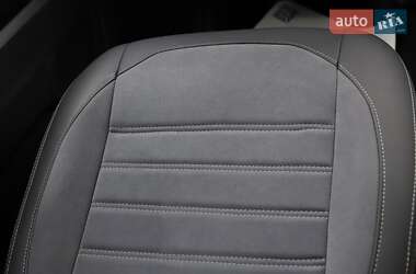 Мінівен Volkswagen Multivan 2021 в 