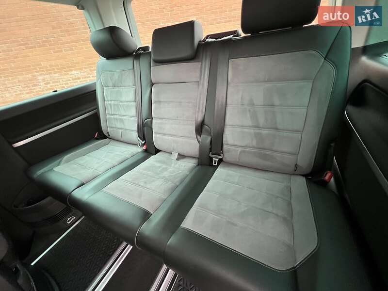 Мінівен Volkswagen Multivan 2019 в Києві