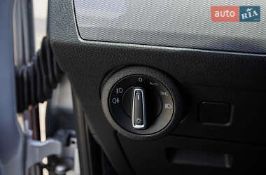 Минивэн Volkswagen Multivan 2020 в 
