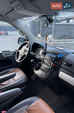 Мінівен Volkswagen Multivan 2011 в  фото 11 Мінівен Volkswagen Multivan 2011 в