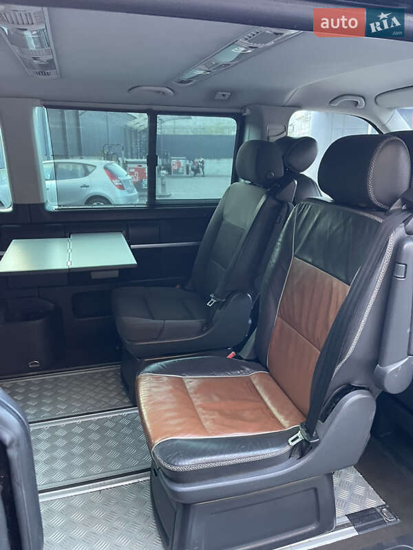 Мінівен Volkswagen Multivan 2011 в Хмельницькому