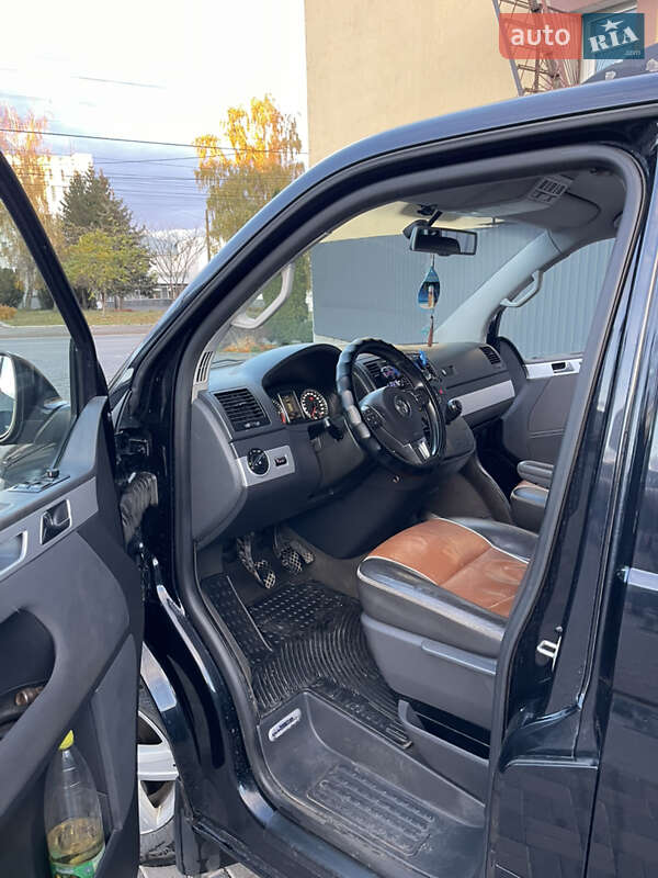 Мінівен Volkswagen Multivan 2011 в Хмельницькому