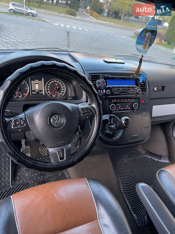 Мінівен Volkswagen Multivan 2011 в Хмельницькому