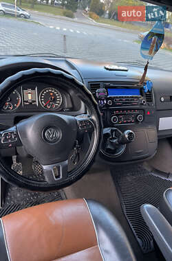 Мінівен Volkswagen Multivan 2011 в  фото 24 Мінівен Volkswagen Multivan 2011 в