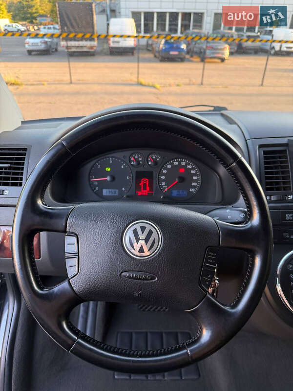 Мінівен Volkswagen Multivan 2009 в Харкові