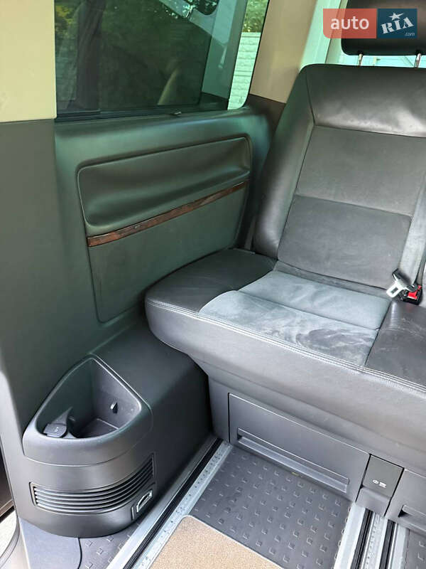 Мінівен Volkswagen Multivan 2009 в Харкові