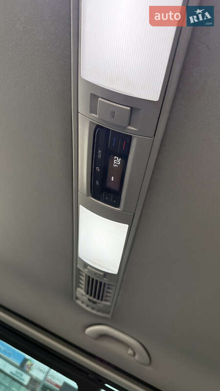 Мінівен Volkswagen Multivan 2020 в Києві