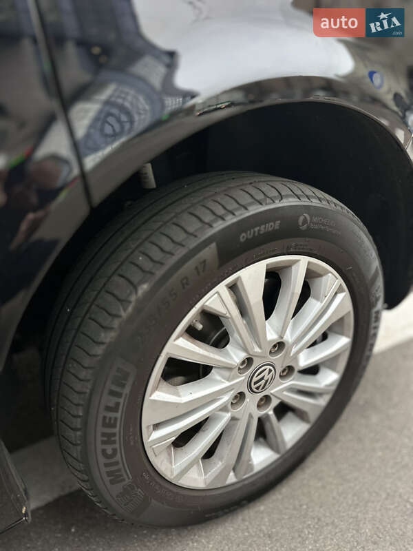 Минивэн Volkswagen Multivan 2022 в Киеве