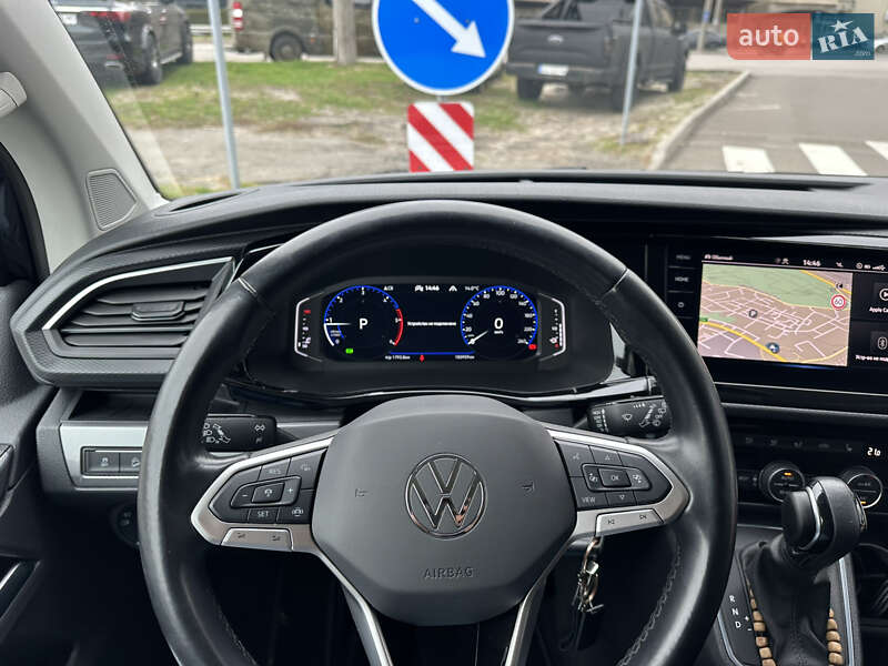 Минивэн Volkswagen Multivan 2022 в Киеве
