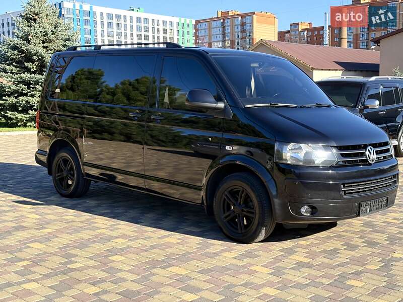 Мінівен Volkswagen Multivan 2013 в Дніпрі