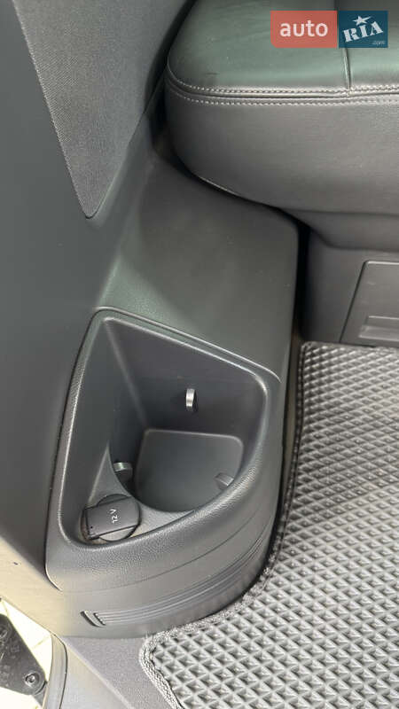 Мінівен Volkswagen Multivan 2015 в Хмельницькому