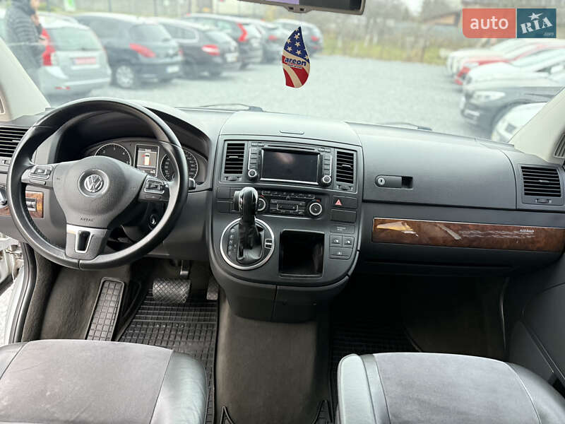 Мінівен Volkswagen Multivan 2011 в Стрию