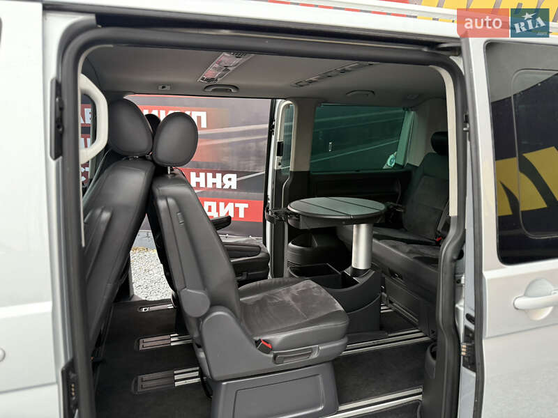 Мінівен Volkswagen Multivan 2011 в Стрию