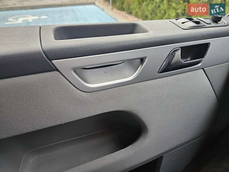 Мінівен Volkswagen Multivan 2014 в Луцьку