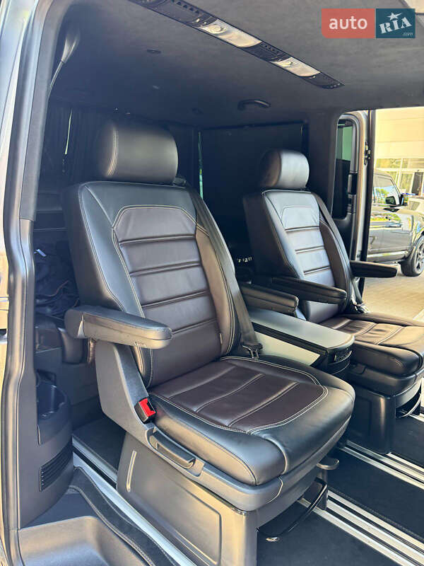 Мінівен Volkswagen Multivan 2017 в Чернівцях фото 23 Мінівен Volkswagen Multivan 2017 в Чернівцях