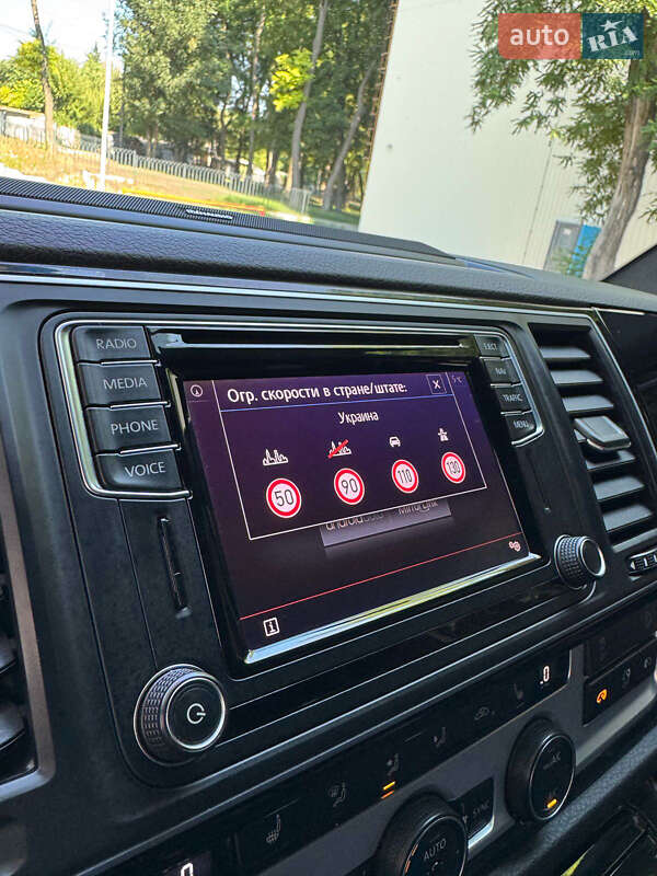 Мінівен Volkswagen Multivan 2017 в Чернівцях фото 40 Мінівен Volkswagen Multivan 2017 в Чернівцях