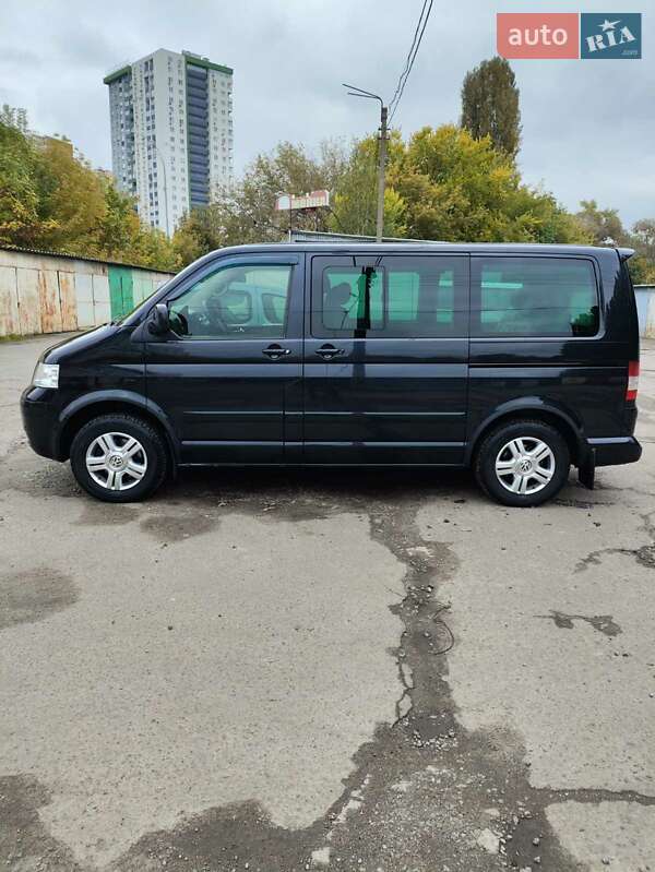 Минивэн Volkswagen Multivan 2008 в Киеве