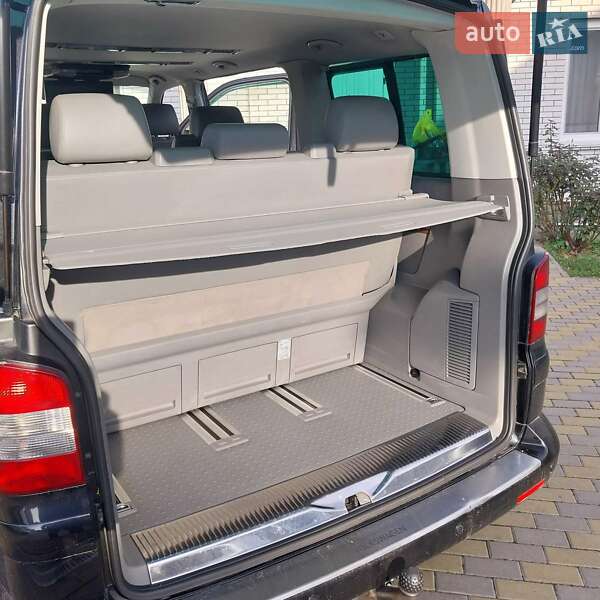 Минивэн Volkswagen Multivan 2008 в Киеве
