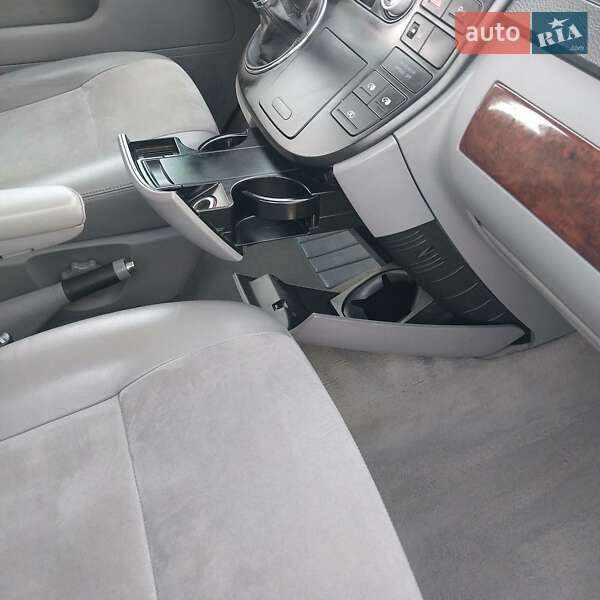 Минивэн Volkswagen Multivan 2008 в Киеве