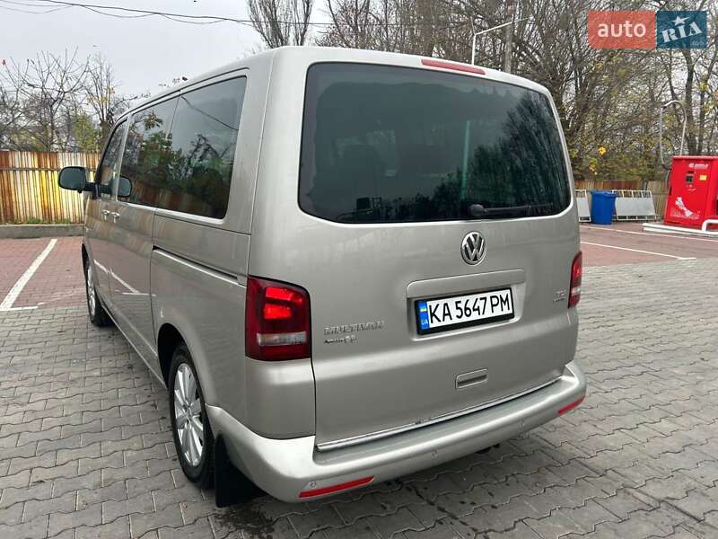 Минивэн Volkswagen Multivan 2012 в Киеве
