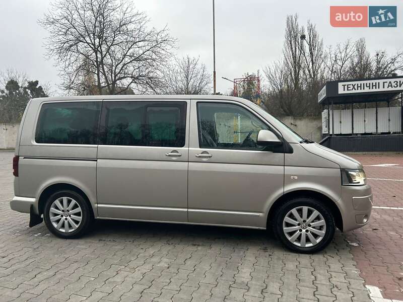 Минивэн Volkswagen Multivan 2012 в Киеве