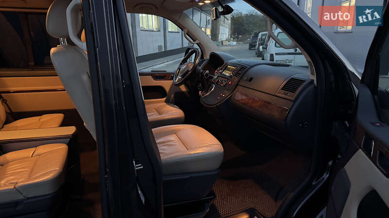 Минивэн Volkswagen Multivan 2010 в Киеве
