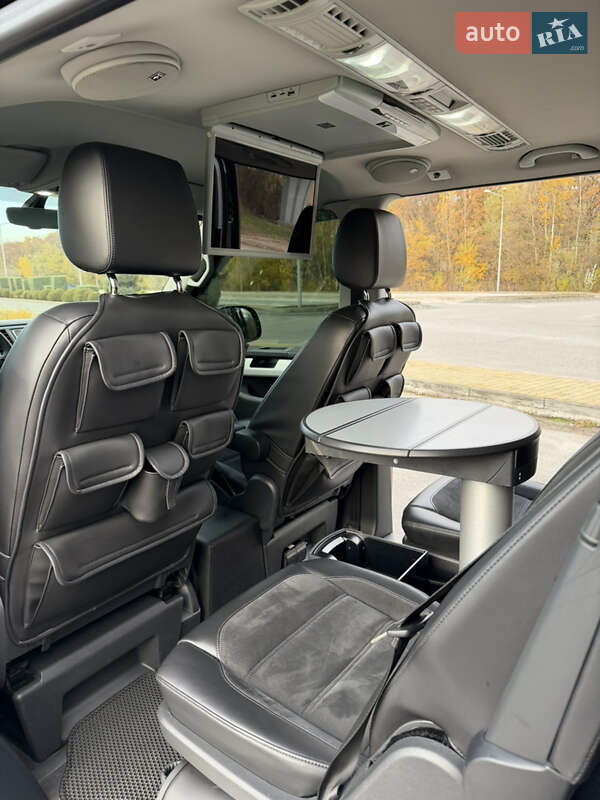 Мінівен Volkswagen Multivan 2015 в Дніпрі