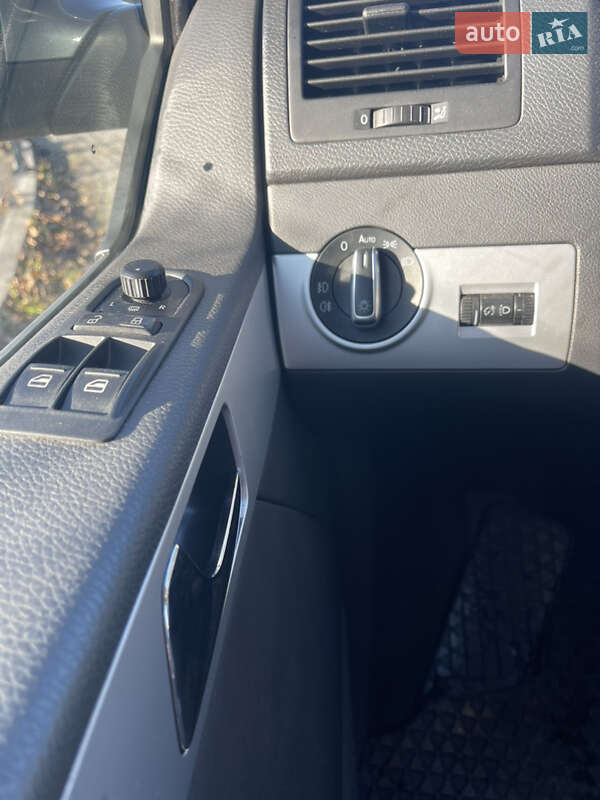 Мінівен Volkswagen Multivan 2010 в Києві фото 10 Мінівен Volkswagen Multivan 2010 в Києві