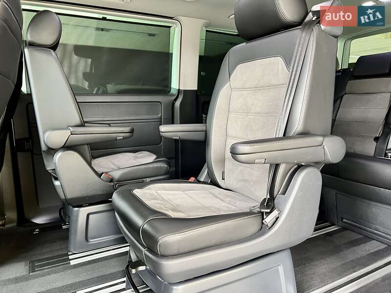 Минивэн Volkswagen Multivan 2021 в Киеве